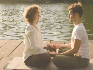 Partneryoga für Paare – Präsenz | So, 22.01.23, 16.30-18.30 Uhr