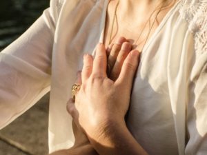 Partneryoga für Paare – Geben & Nehmen | So, 09.06.24, 15.30 -17.30 Uhr
